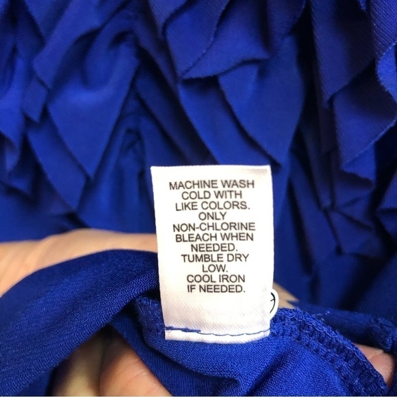 Cato, 22/24 sleeveless V-neck ruffled neckline royal blue top - Picture 8 of 12